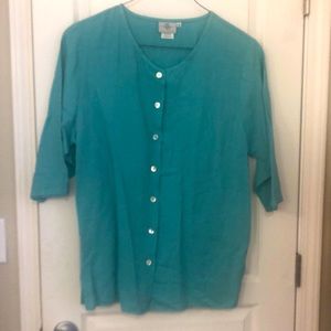 😊 Pretty color women’s button down top 55% linen 45% cotton pretty green color